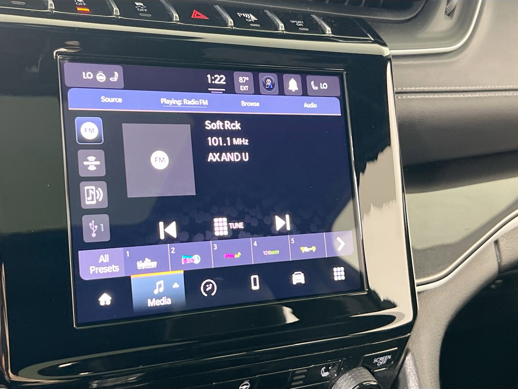 Used 2023 Jeep Grand Cherokee Altitude image 14