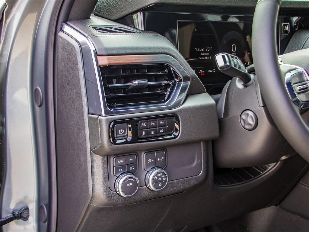 New 2025 GMC Yukon XL Denali image 27