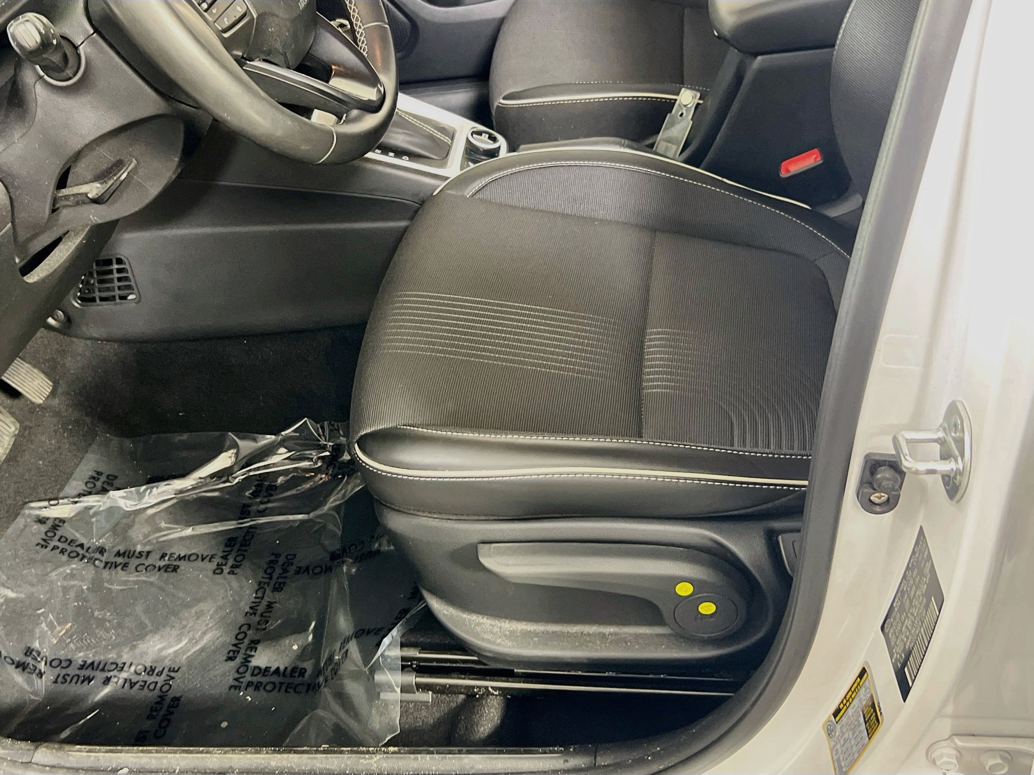 Used 2023 Hyundai Venue Limited FWD image 19