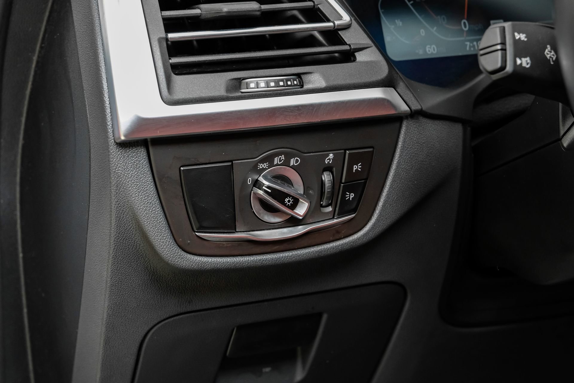 Used 2024 BMW X3 xDrive30i w/ M Sport Package image 32