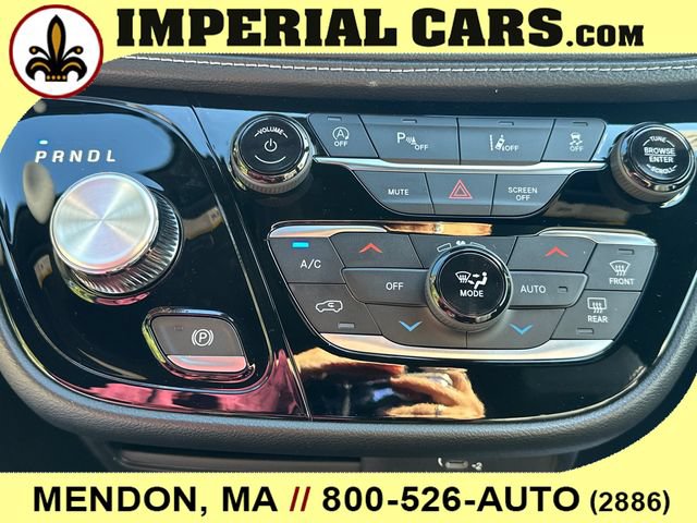 New 2027 Chrysler Pacifica Select AWD/4WD image 30
