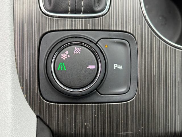 Used 2018 GMC Acadia SLT image 25