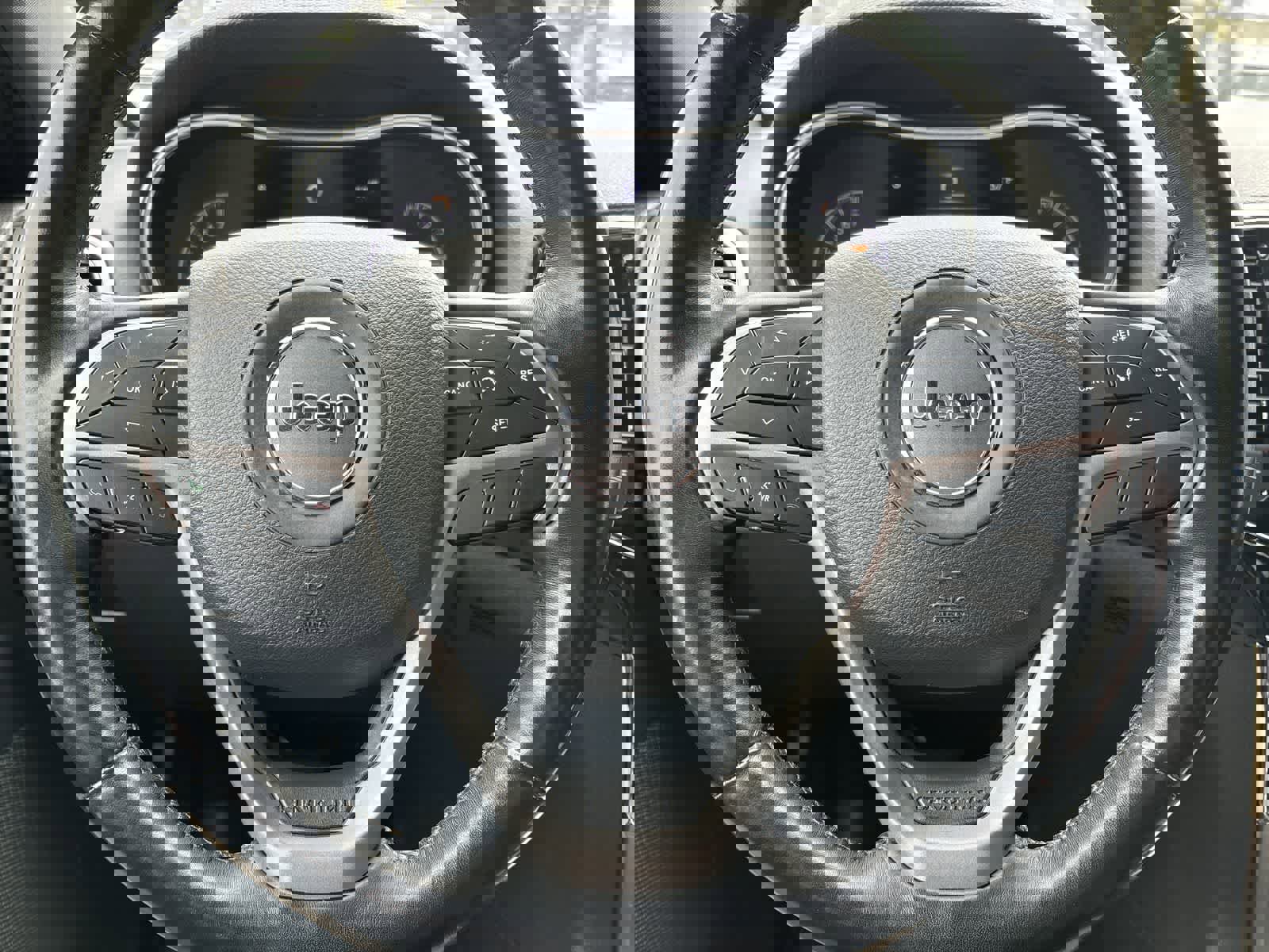 Certified 2020 Jeep Grand Cherokee Altitude image 9