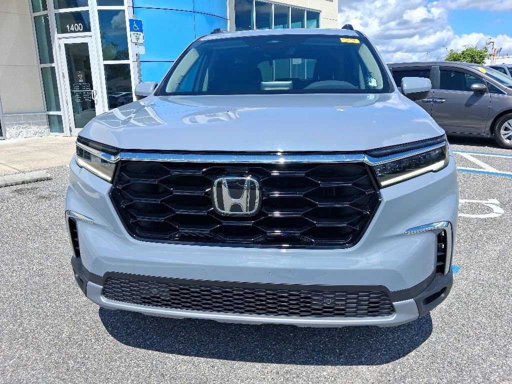 Used 2023 Honda Pilot Touring image 2