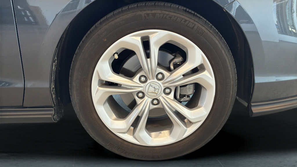 Used 2025 Honda Accord LX image 30