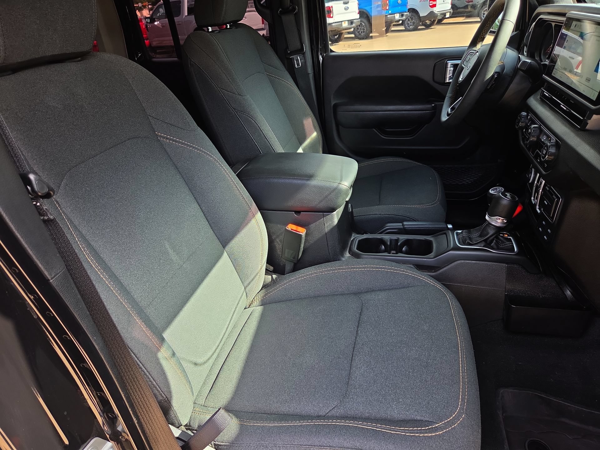 Used 2024 Jeep Wrangler Unlimited Sport AWD/4WD image 23