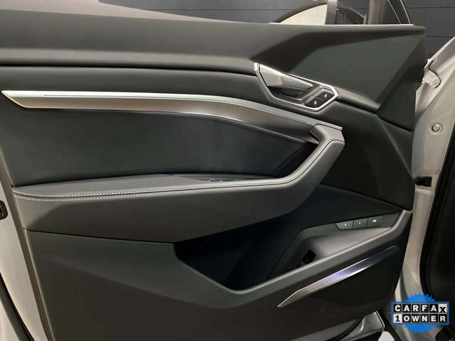 Used 2023 Audi e-tron Premium Plus image 31