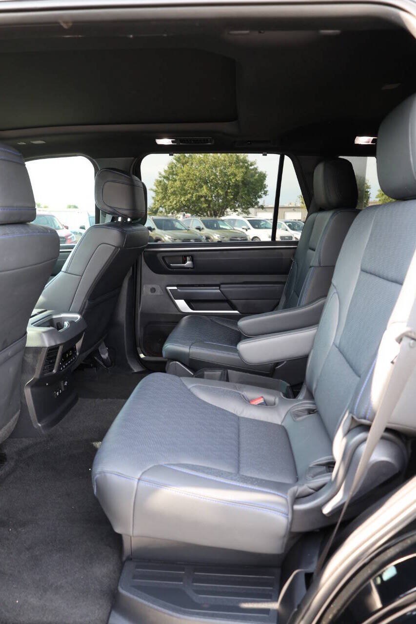 Used 2024 Toyota Sequoia Platinum AWD/4WD image 18