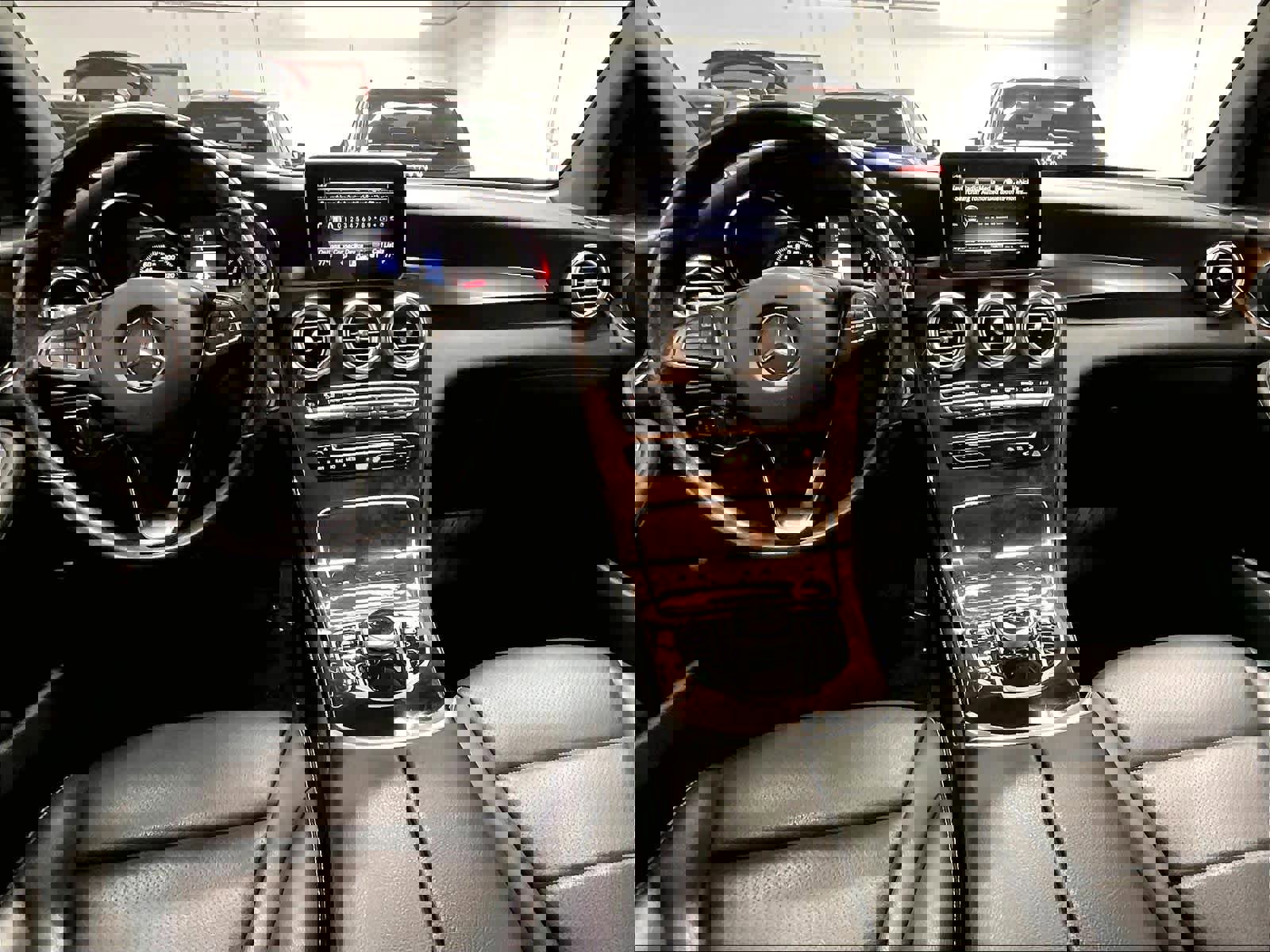 Used 2019 Mercedes-Benz GLC 300 4MATIC image 15