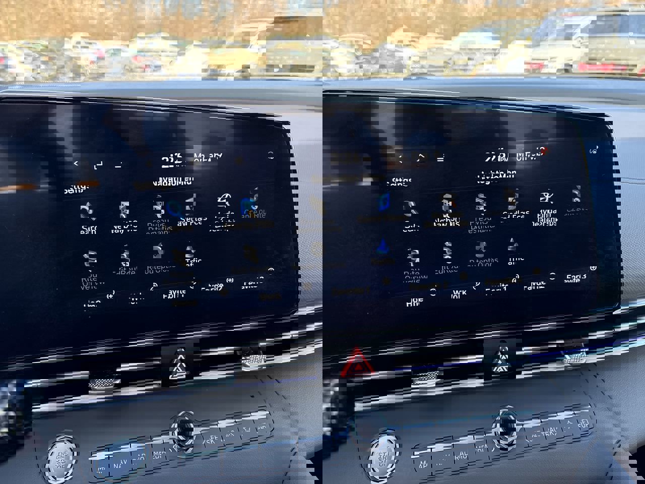 Certified 2025 Hyundai Elantra SEL w/ Cargo Package FWD image 19