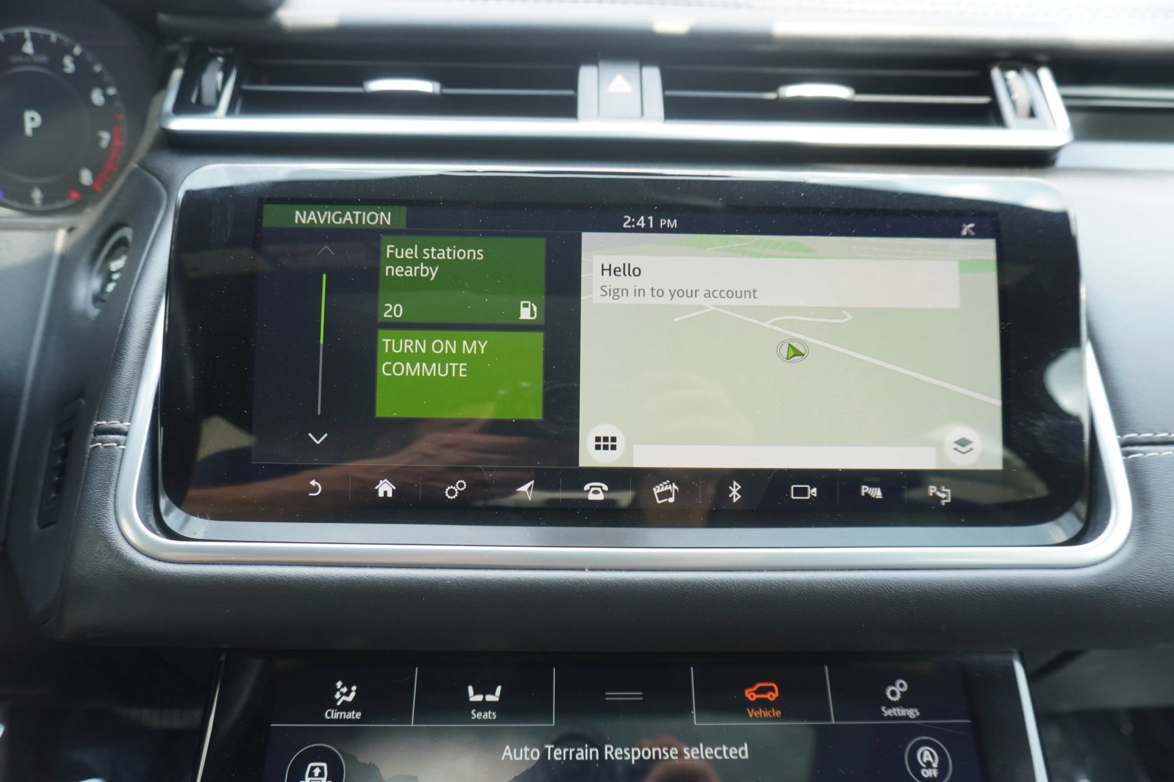 Used 2018 Land Rover Range Rover Velar R-Dynamic HSE AWD/4WD image 13