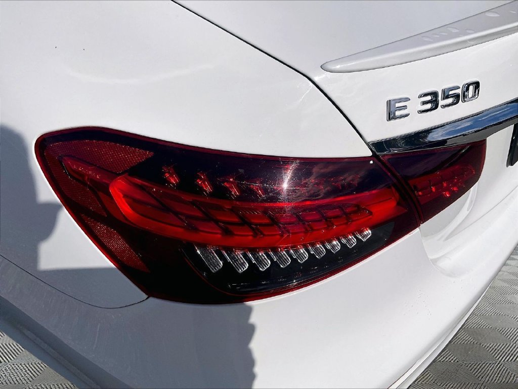 Used 2022 Mercedes-Benz E 350 4MATIC Sedan image 33