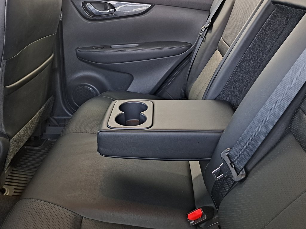 Used 2022 Nissan Rogue Sport SL image 30