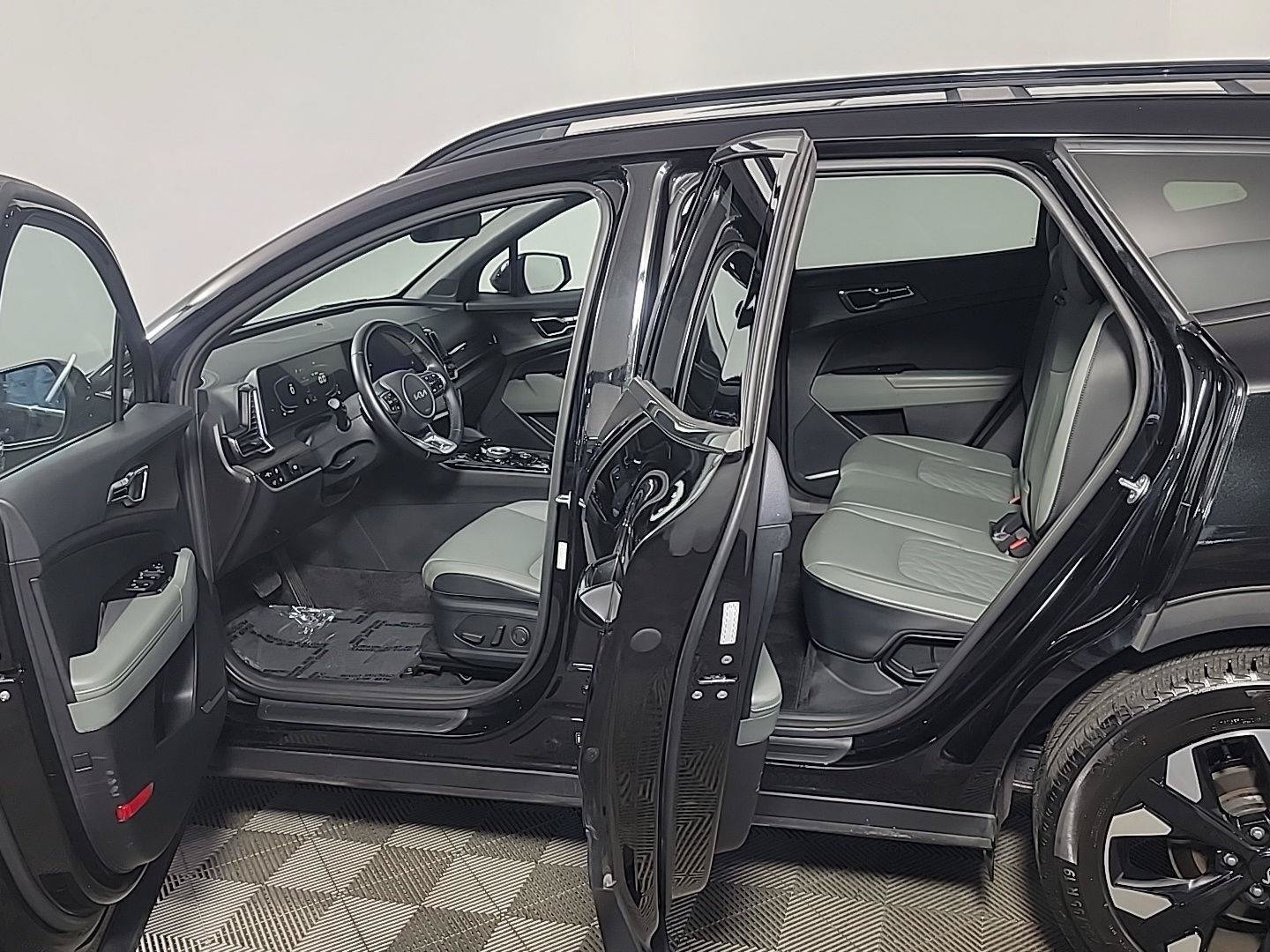 Certified 2023 Kia Sportage X-Line AWD/4WD image 16