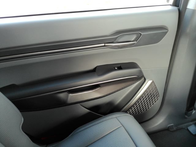 Used 2024 Kia EV9 Light RWD image 30