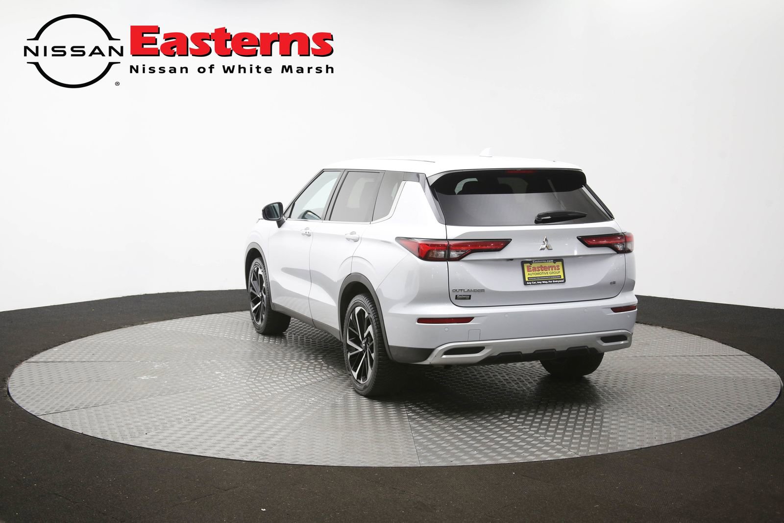 Used 2024 Mitsubishi Outlander AWD image 35