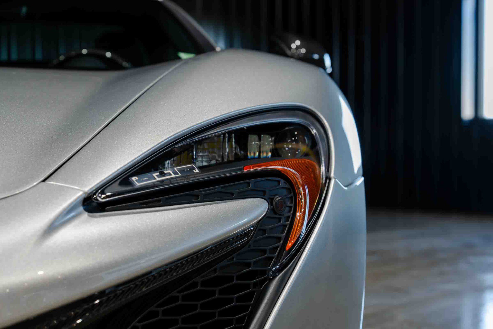 Used 2016 McLaren 650S Spider RWD image 16