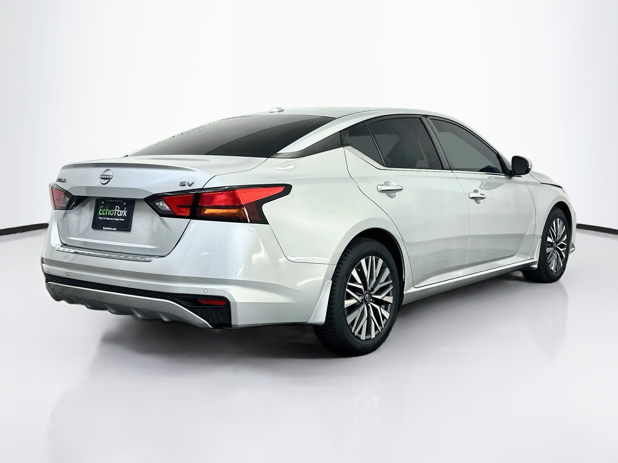 Used 2023 Nissan Altima 2.5 SV FWD image 9