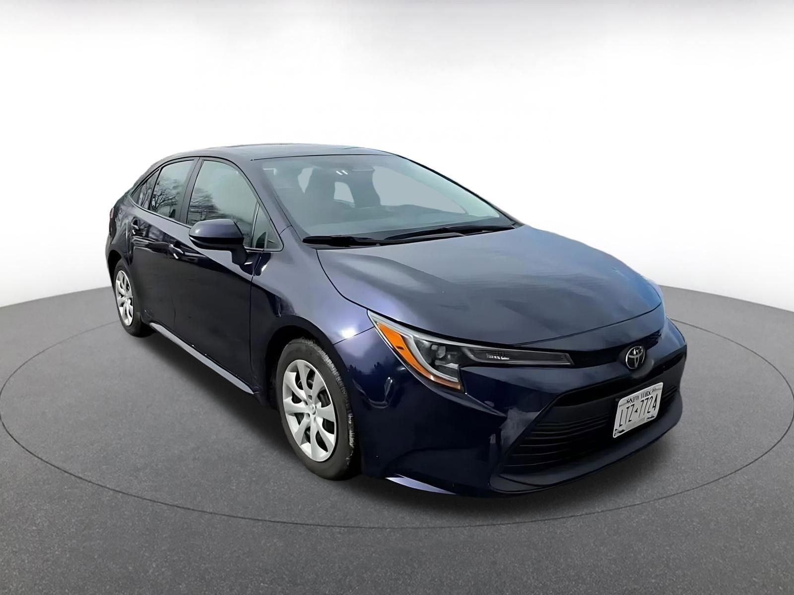 Used 2025 Toyota Corolla LE image 3