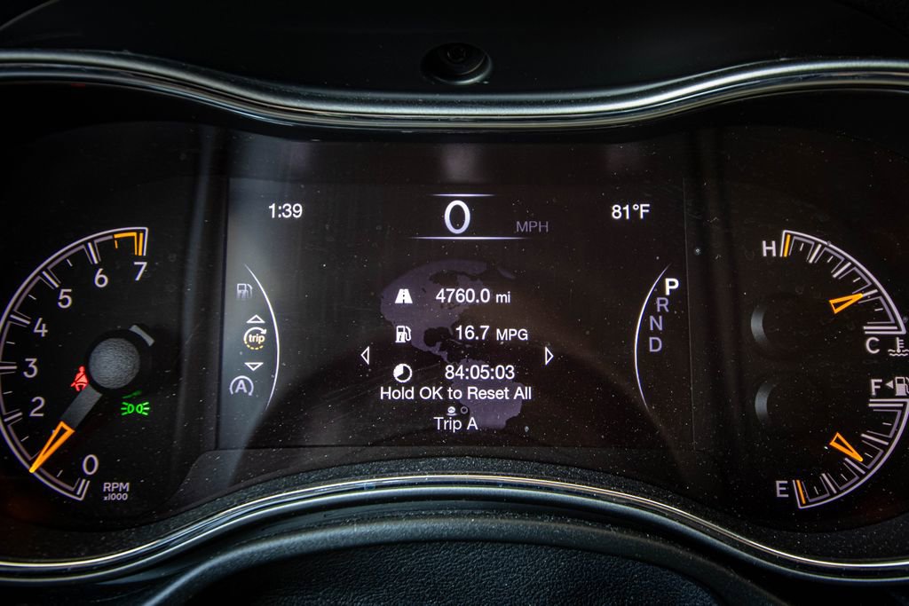 Used 2020 Jeep Grand Cherokee Laredo w/ Security & Convenience Group image 38