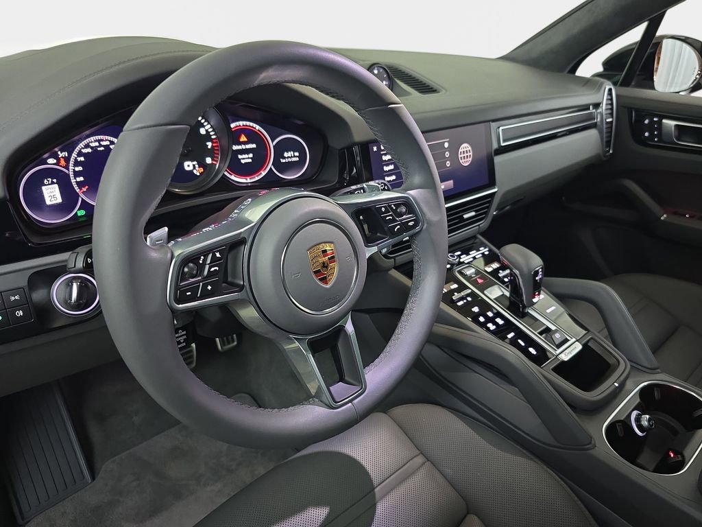 Used 2023 Porsche Cayenne GTS image 19