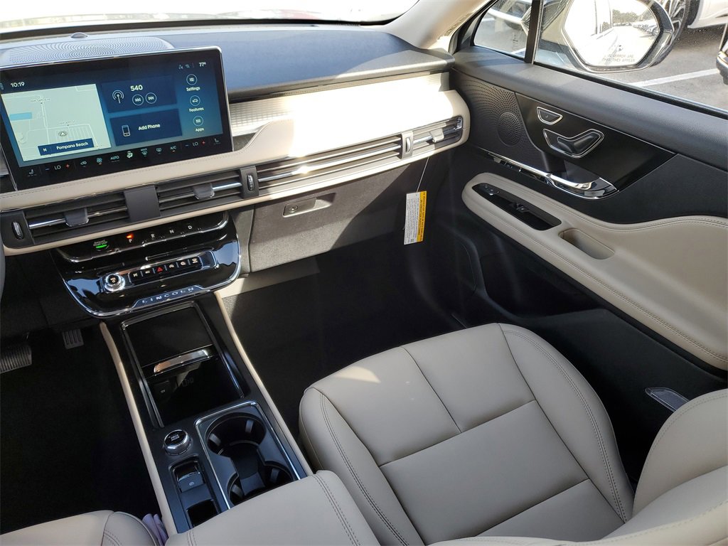 New 2026 Lincoln Corsair Premiere image 17