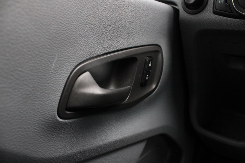 Used 2017 Ford Transit 350 XL RWD image 6