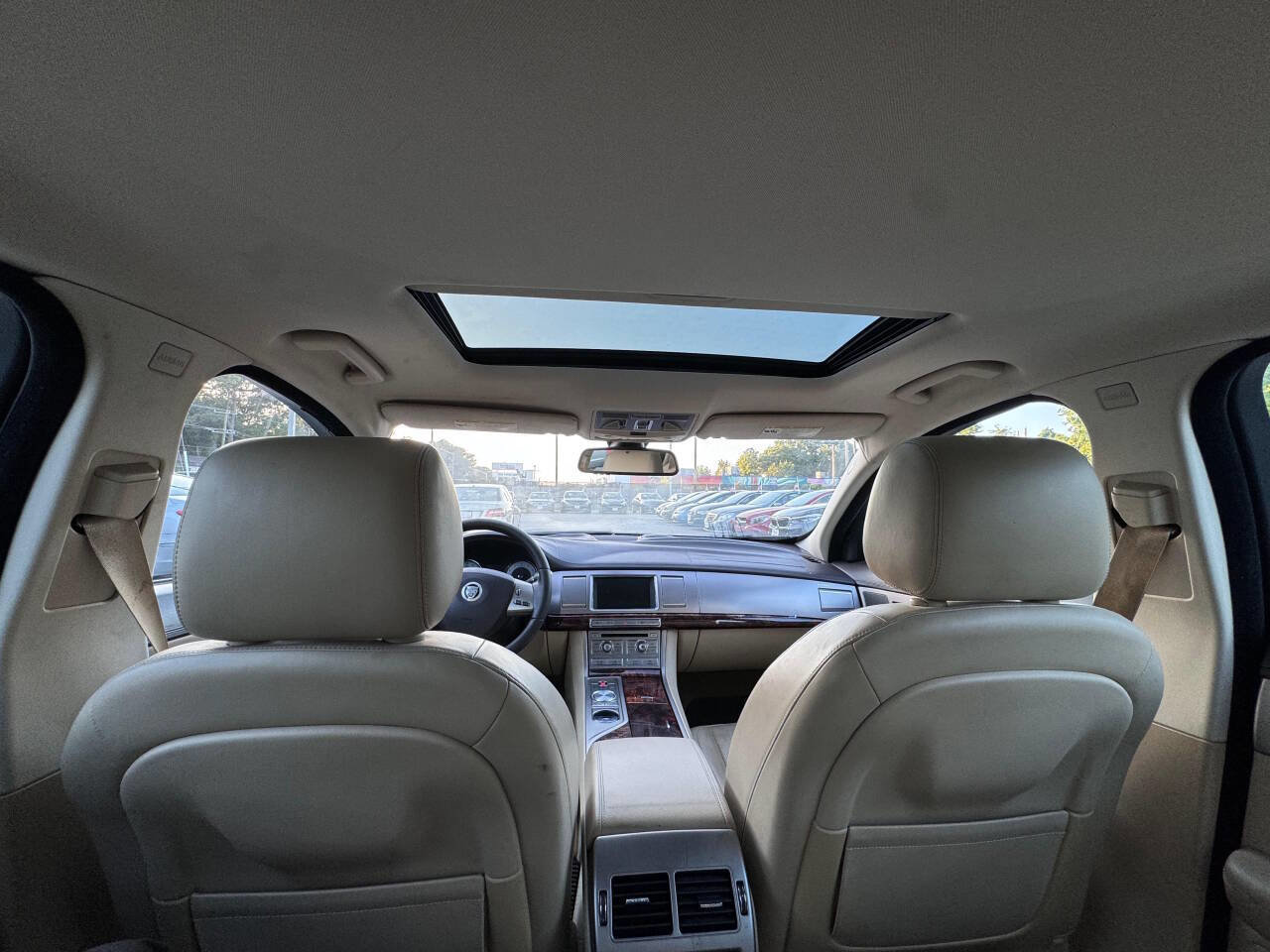 Used 2009 Jaguar XF Premium RWD image 13