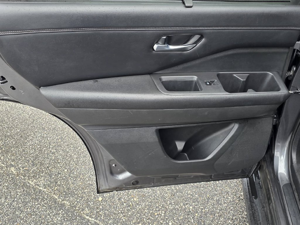 Used 2022 Nissan Pathfinder Platinum w/ Cargo Package FWD image 34