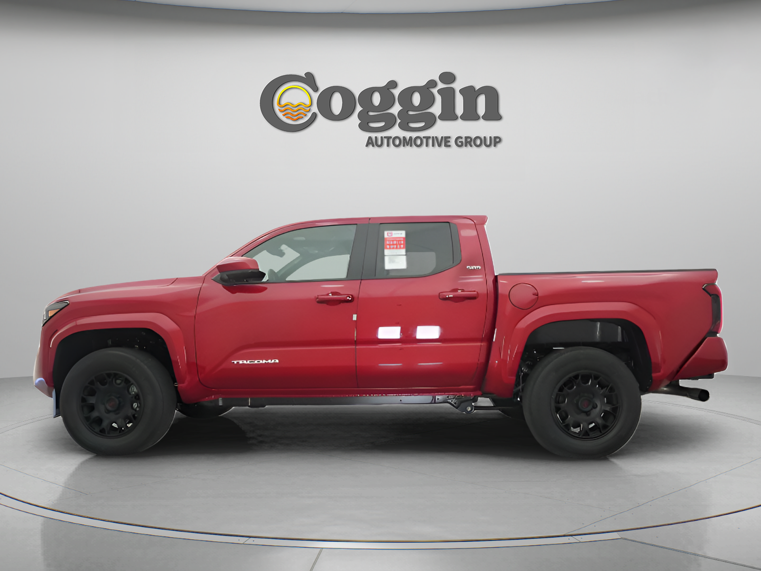 Used 2025 Toyota Tacoma SR5 AWD/4WD image 5