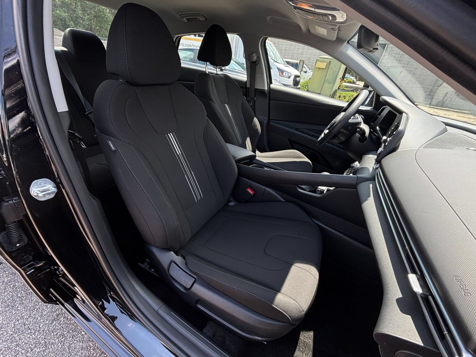 Used 2026 Hyundai Elantra Hybrid FWD image 35