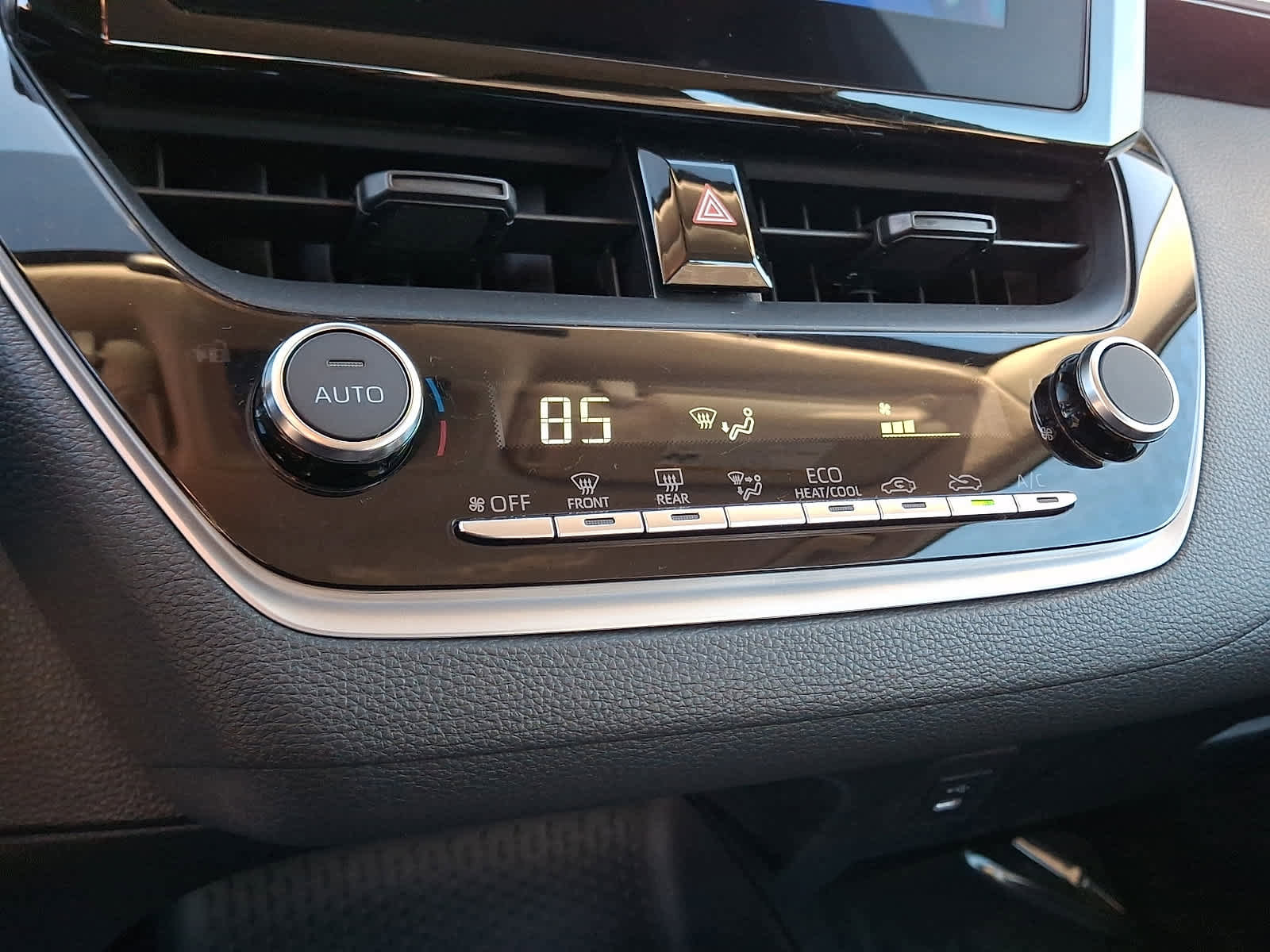 Used 2025 Toyota Corolla LE image 17