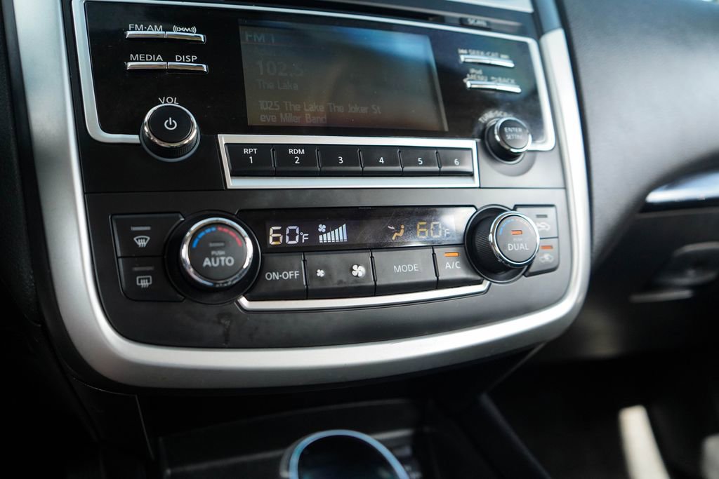 Used 2017 Nissan Altima 2.5 SL w/ Moonroof Package FWD image 28