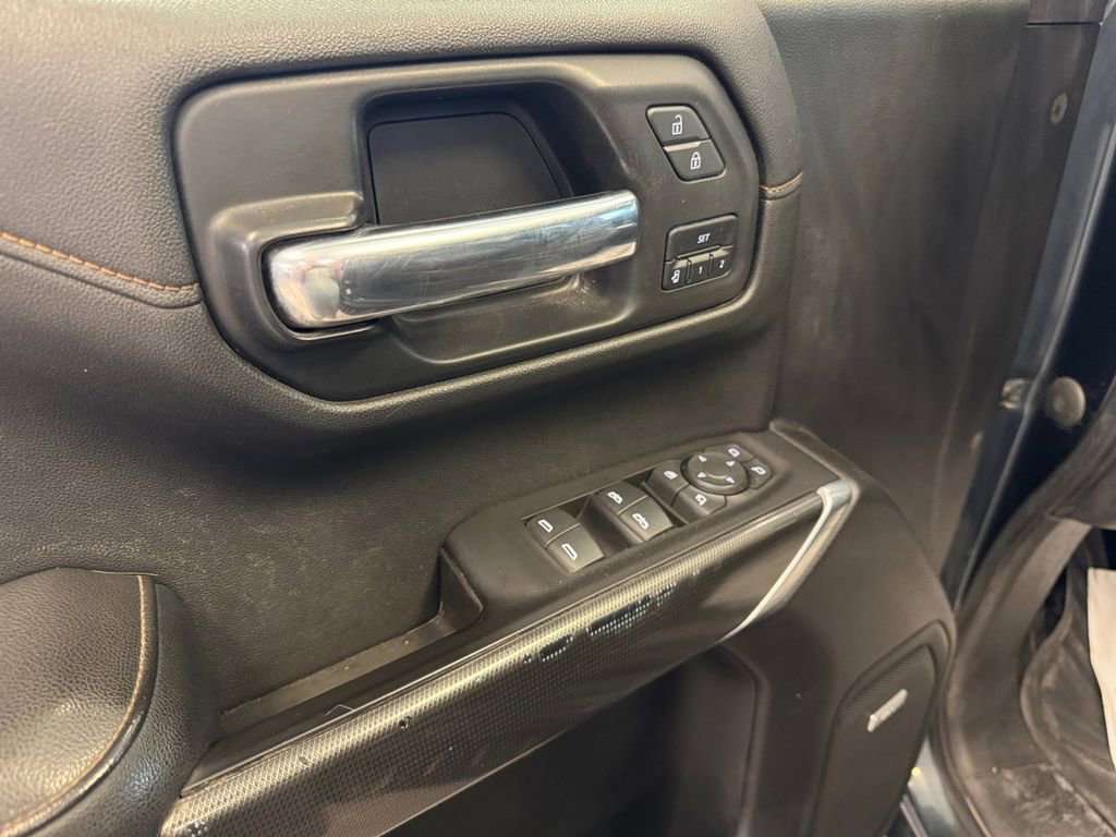 Used 2021 GMC Sierra 1500 AT4 w/ AT4 Premium Package image 11