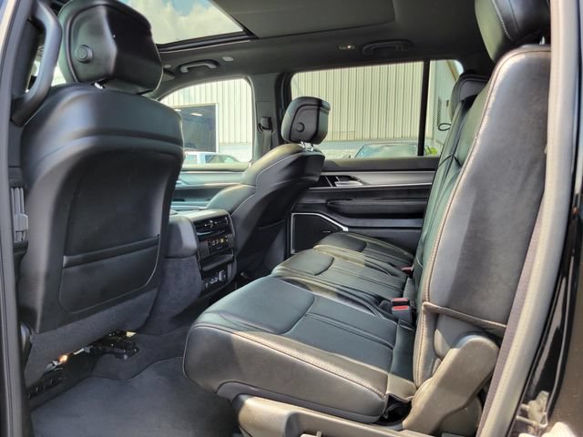 Used 2024 Jeep Wagoneer Series II AWD/4WD image 24
