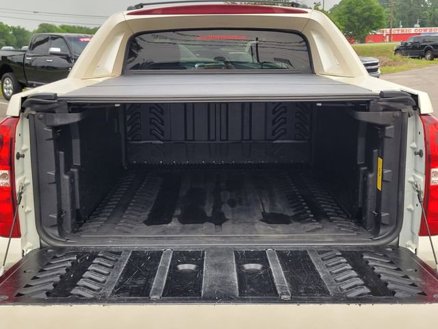 Used 2012 Chevrolet Avalanche LTZ RWD image 10