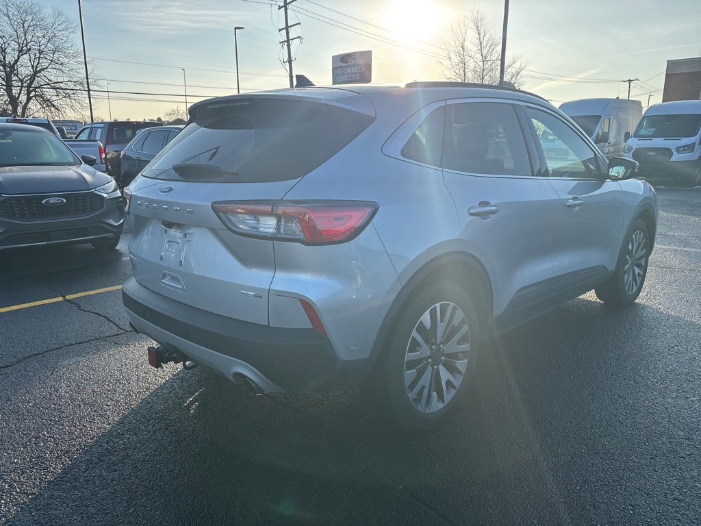 Used 2020 Ford Escape Titanium image 5