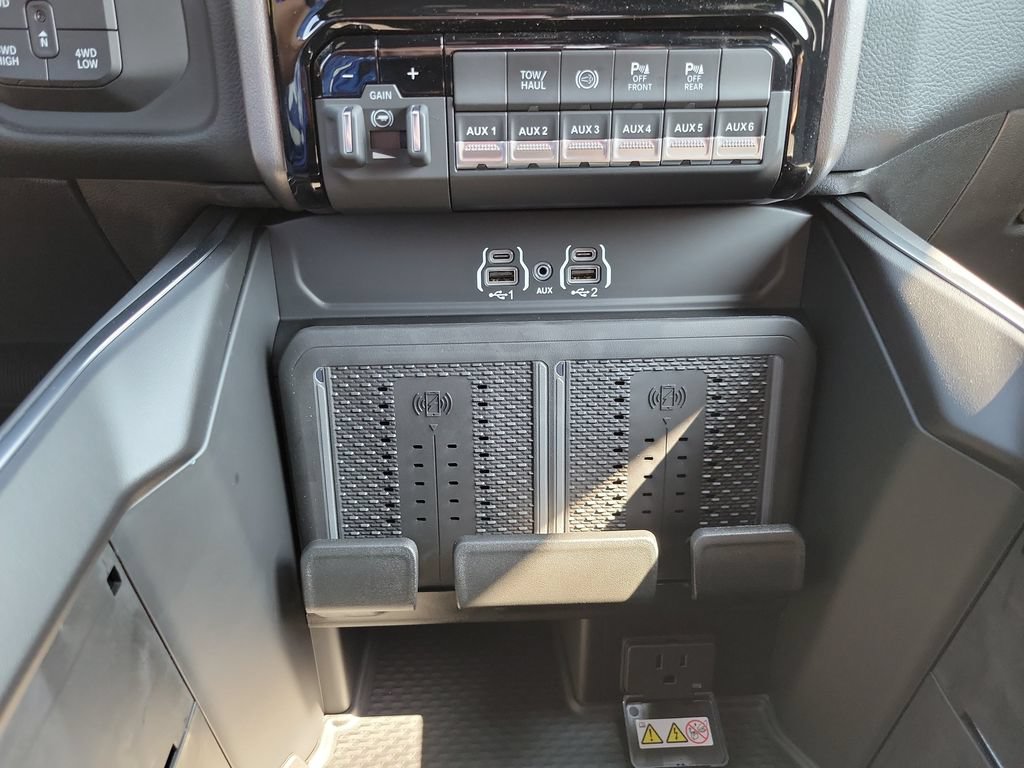 New 2026 RAM 3500 Big Horn AWD/4WD image 23
