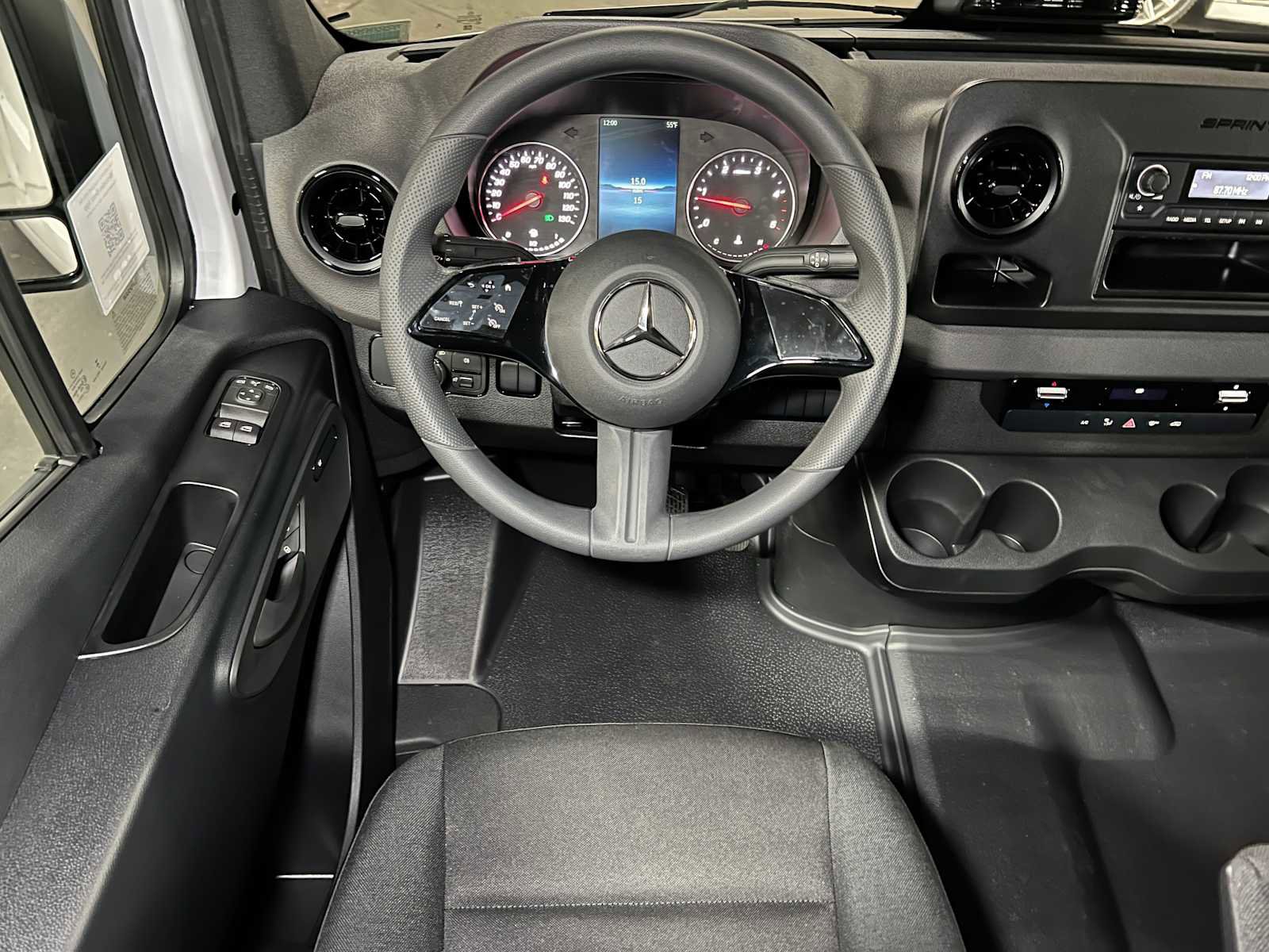 Used 2025 Mercedes-Benz Sprinter 2500 image 35