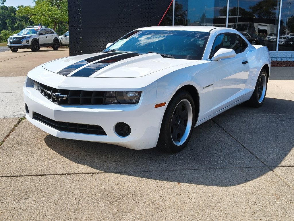 Used 2013 Chevrolet Camaro LS RWD image 1