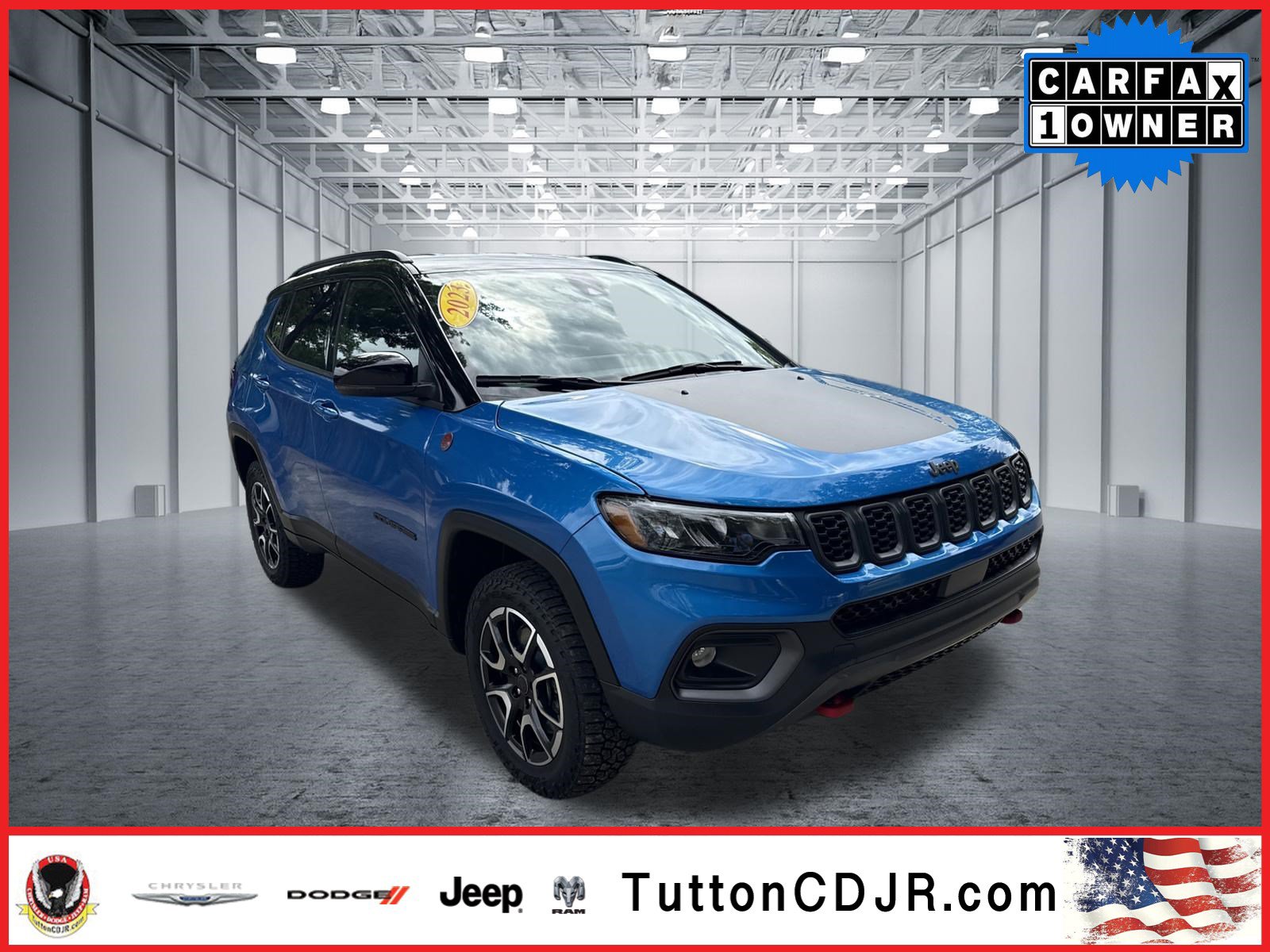 Used 2025 Jeep Compass Trailhawk AWD/4WD image 1
