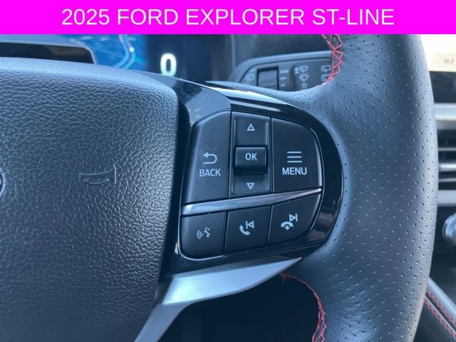 Used 2025 Ford Explorer ST-Line w/ ST-Line Street Pack AWD/4WD image 33