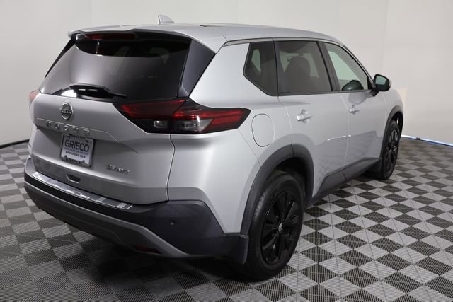 Used 2022 Nissan Rogue SV image 8