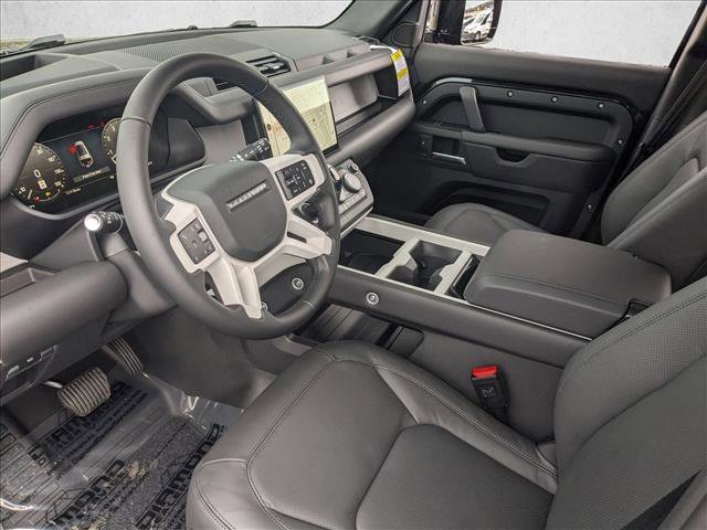 Used 2025 Land Rover Defender 130 S image 3
