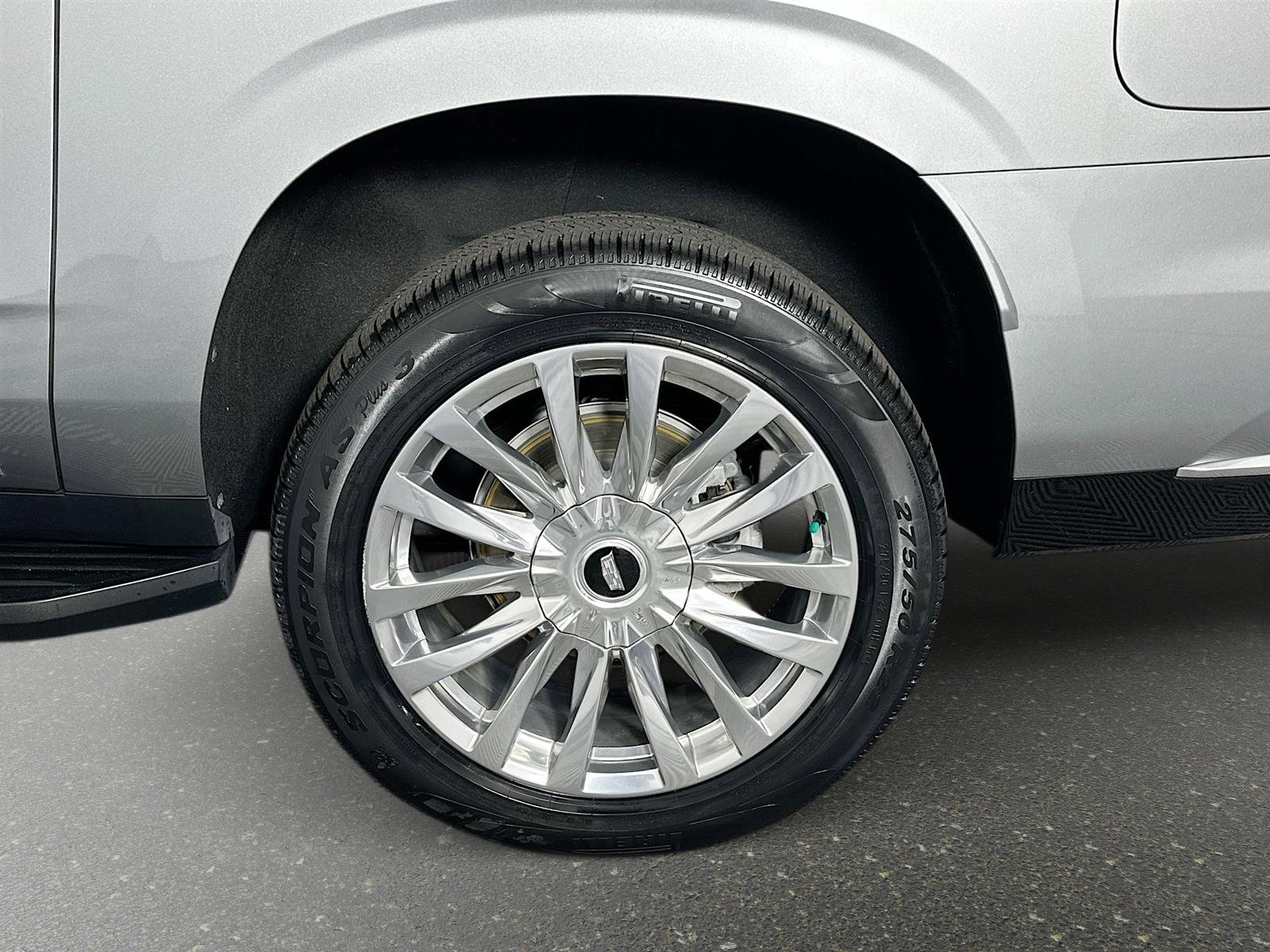 Used 2023 Cadillac Escalade ESV Premium Luxury image 35