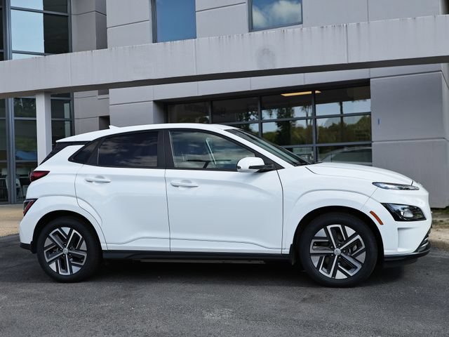 Used 2023 Hyundai Kona SEL FWD image 4