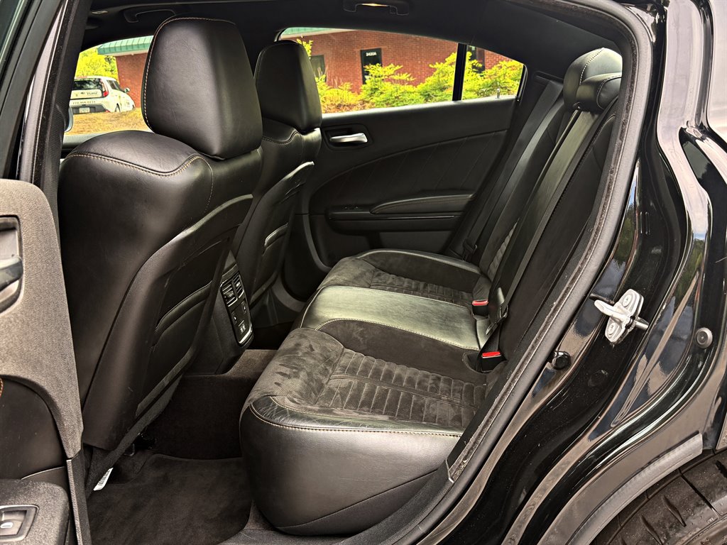 Used 2018 Dodge Charger R/T RWD image 10