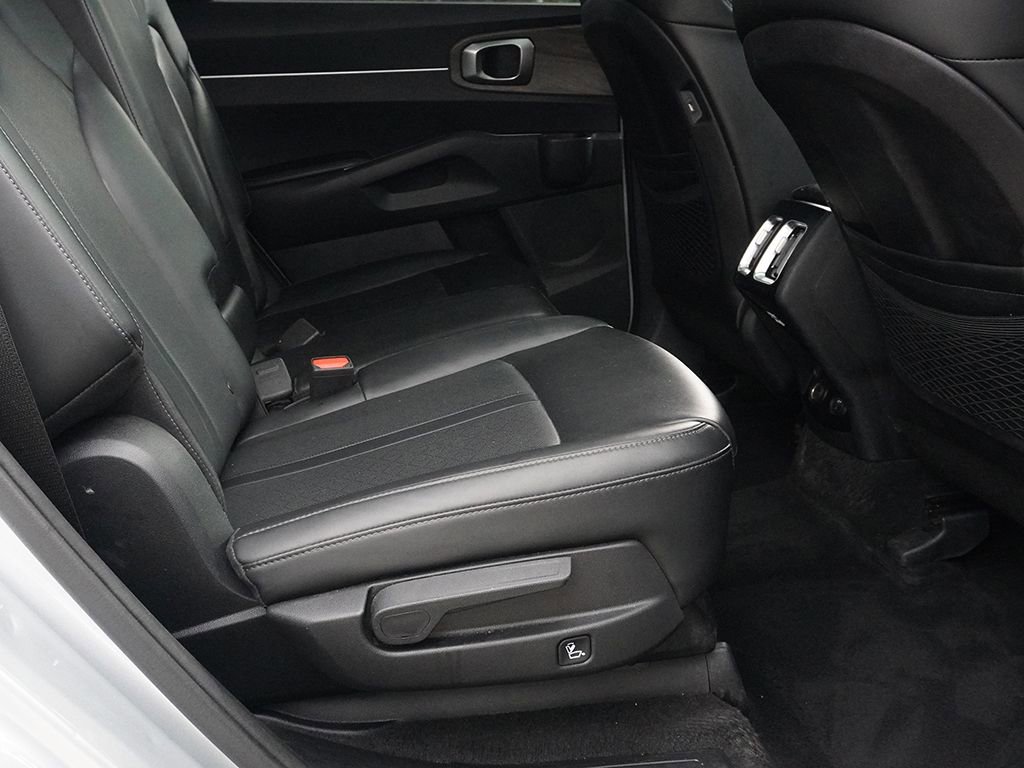 Used 2022 Kia Sorento S w/ Panoramic Sunroof Package AWD/4WD image 32