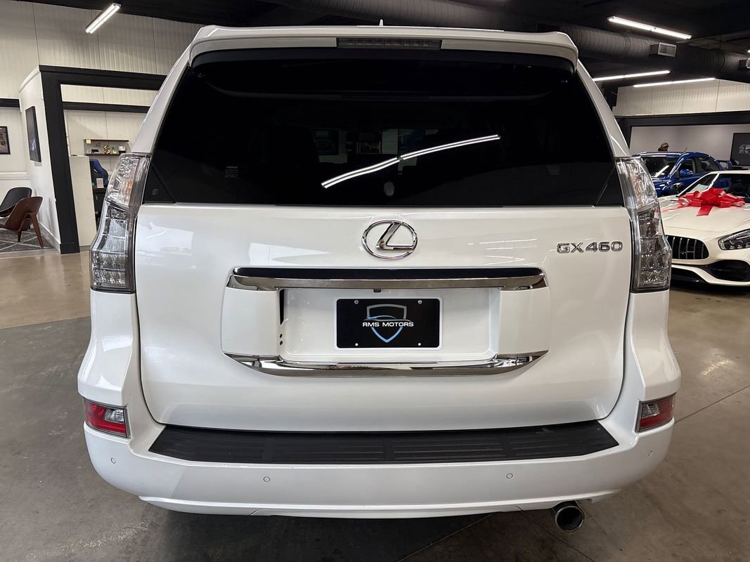 Used 2018 Lexus GX 460 image 9