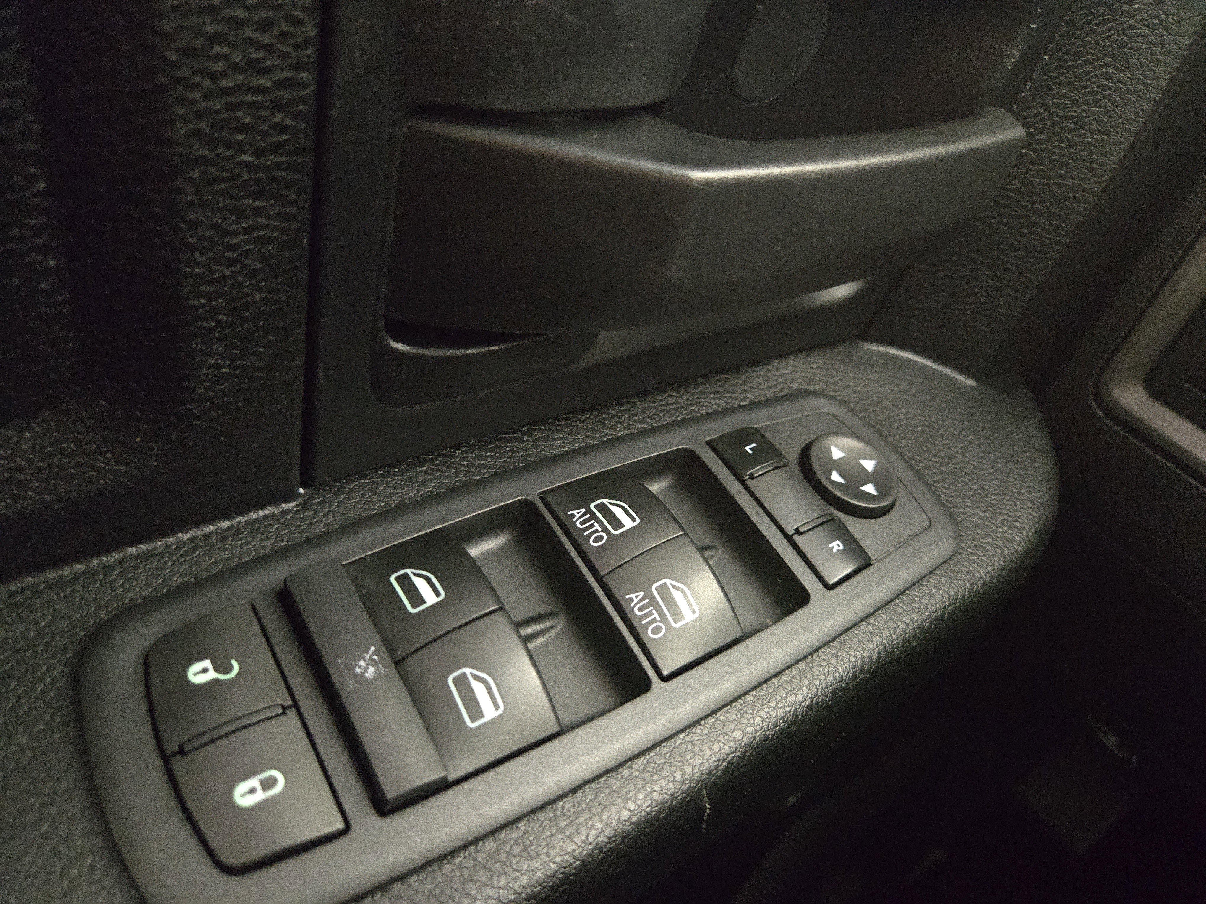 Used 2013 RAM 1500 Express image 26